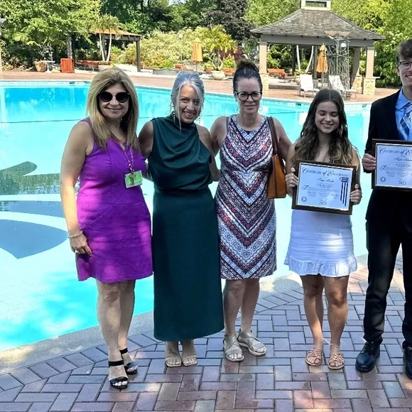 Stunning green satin / silk dress formal / cocktail party wedding - Picture 2 of 3